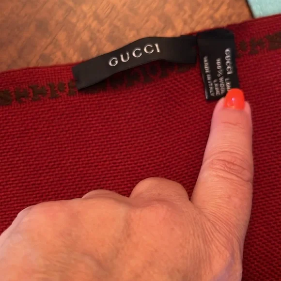 Gucci Wool Scarf 🧣 - Picture 5 of 10
